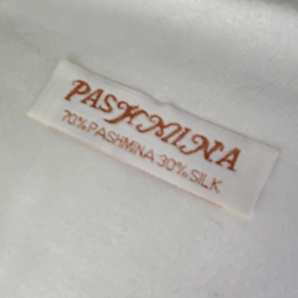 ❤ Cashmere Silk Scarf/Wrap by PASHMINA NEW in PKG - Picture 2 of 3